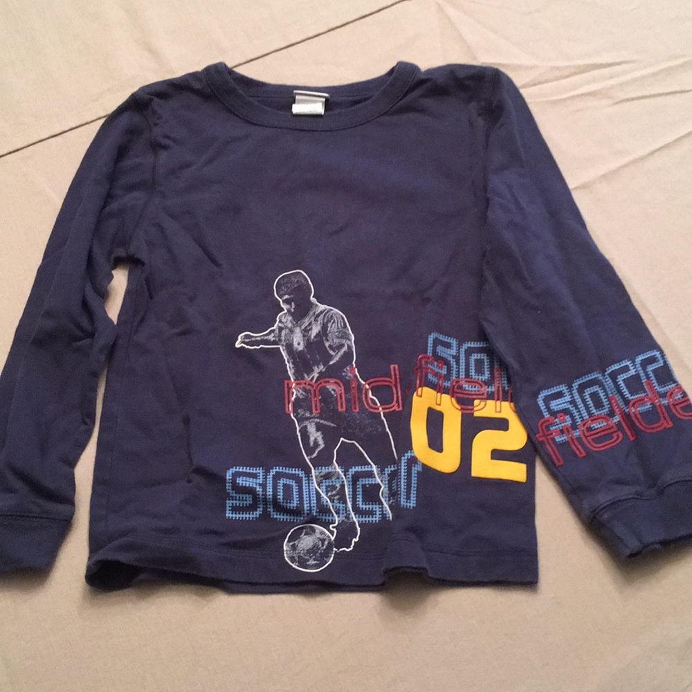 Boys Carters size 6 long sleeve soccer t-shirt